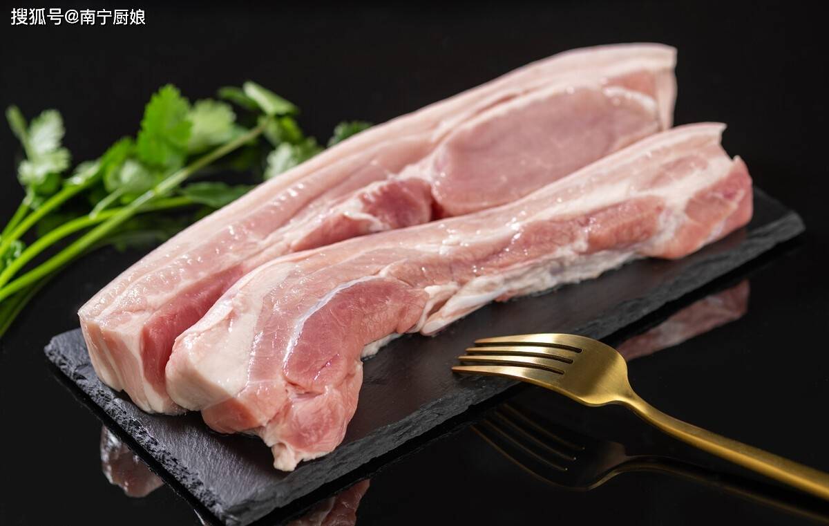 肥瘦|吃了30年豬肉，才知道五花肉還分“上下”，口感和肉質(zhì)差別這么大