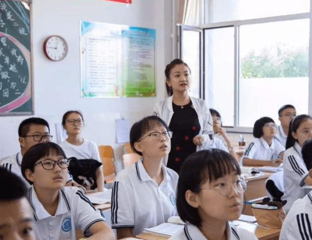 原创衡水中学迎来新校草高颜值十分吸睛网友考古却翻车