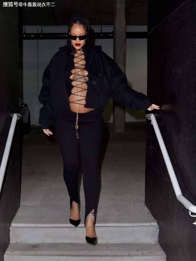 垫肩 春天约会、工作如何穿:玄彬孙艺珍官宣结婚,照片穿搭被扒