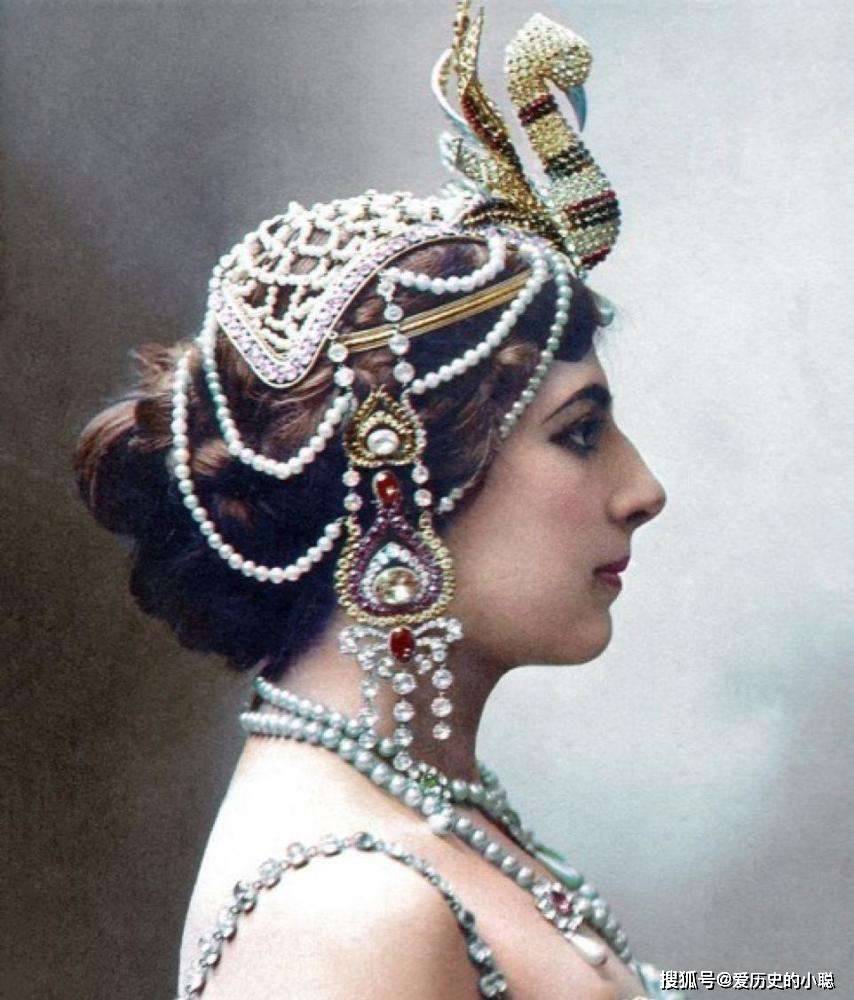 在马恩河战役开始之前,玛塔·哈丽就和一位了解法军部署的军官共进