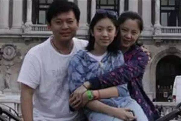 有种“整容”叫减肥后华晨宇近照撞脸宋威龙不细看就是同