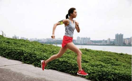 女神看了明星的素颜照后, 才发现原来卸妆的他们跟路人也没什么区别