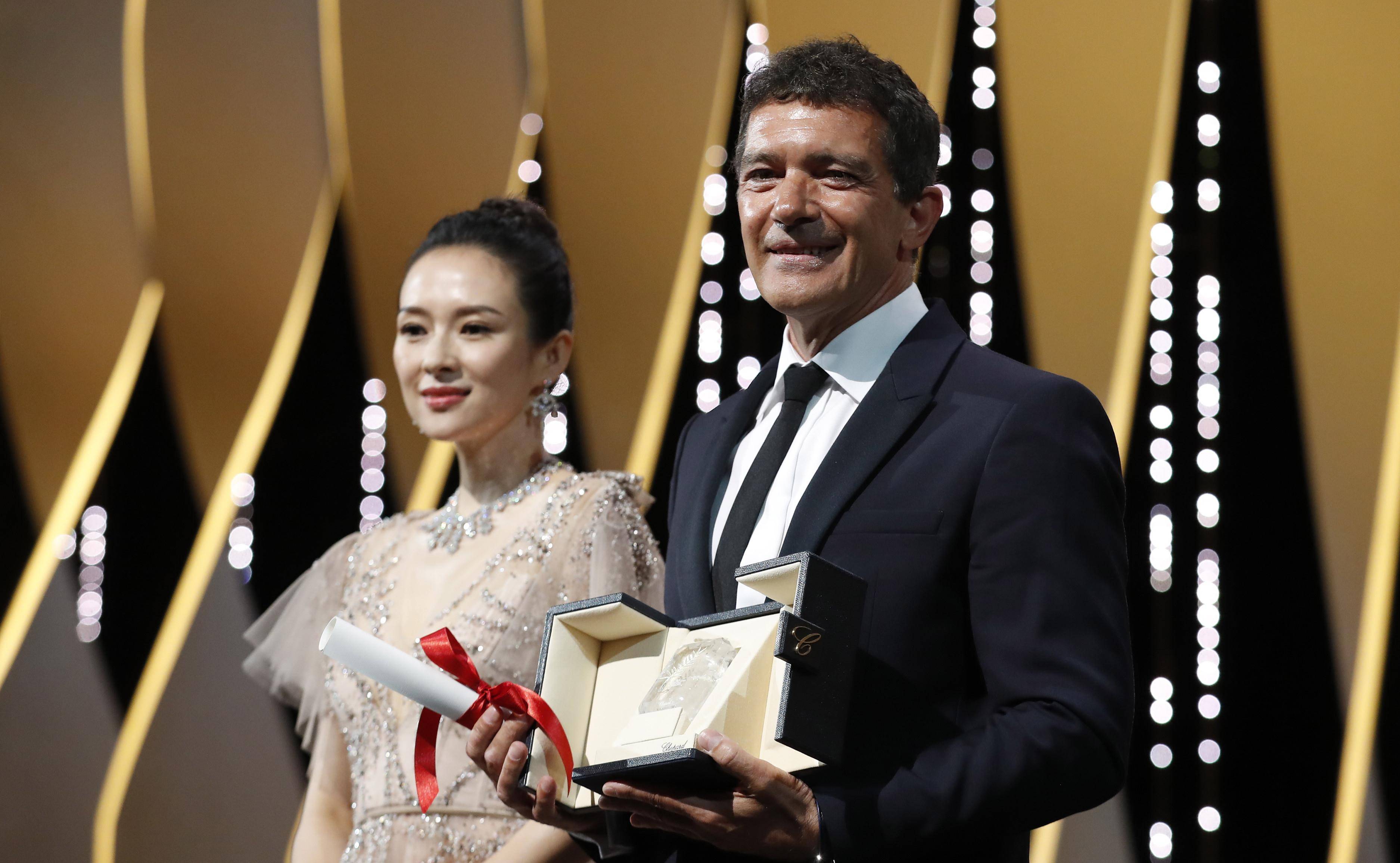原创59岁西班牙男演员成为戛纳影帝演艺生涯第一次拿奖章子怡颁奖