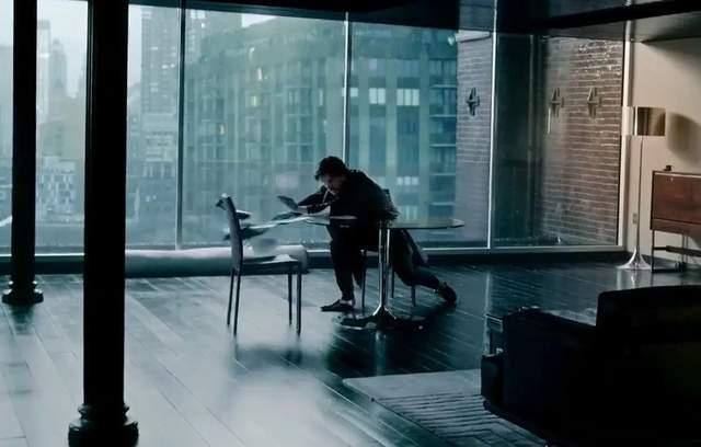 壮汉|这部电影真敢说，好莱坞的俗套设定被吐槽个遍，成龙他都不放过