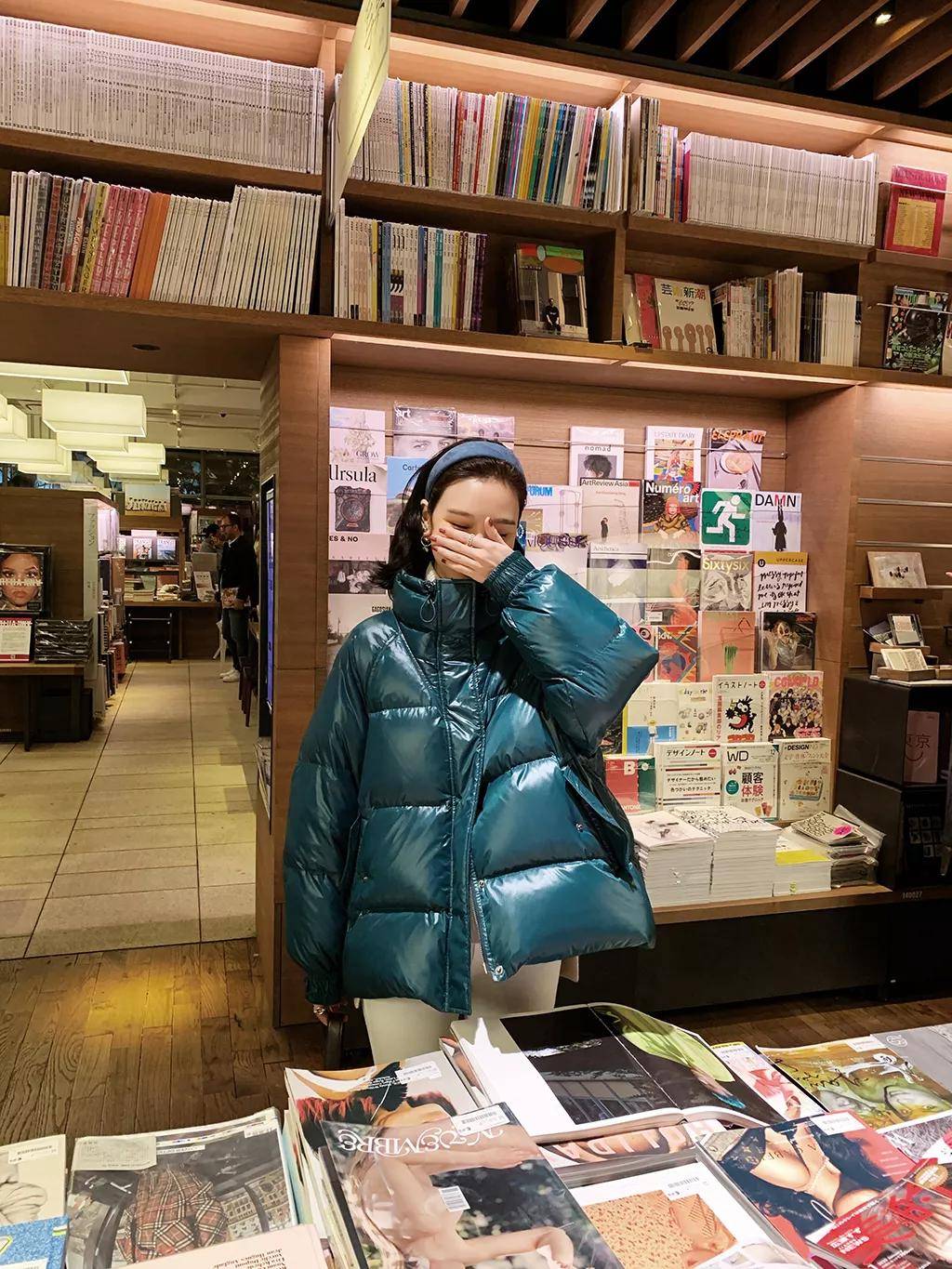 冬日 色彩美学!拒绝沉闷,冬日时髦穿搭有术