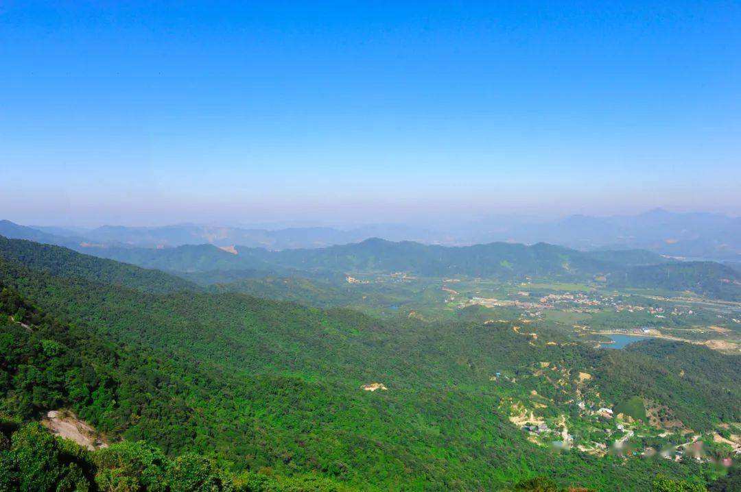 有百粤群山之祖、蓬莱仙境之称的山，有大小山峰432座