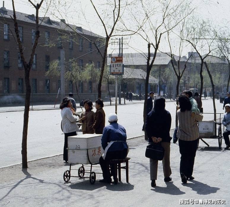 原创老照片1984年沈阳的街景过来人都觉得好熟悉