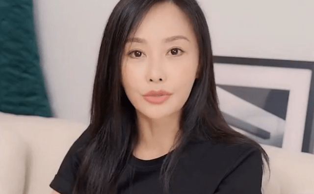 吴奇隆前妻变化大,演艺事业难高升,新戏分量低_马雅舒_带着_妈妈