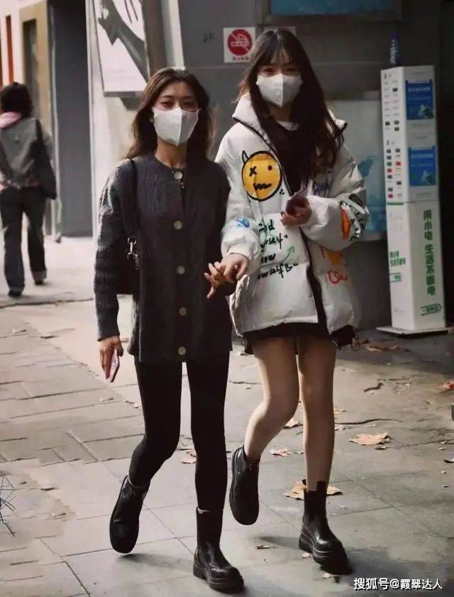 色调 秋冬怎么穿才时髦好看？跟着街拍潮人学搭配，舒适时髦又实用