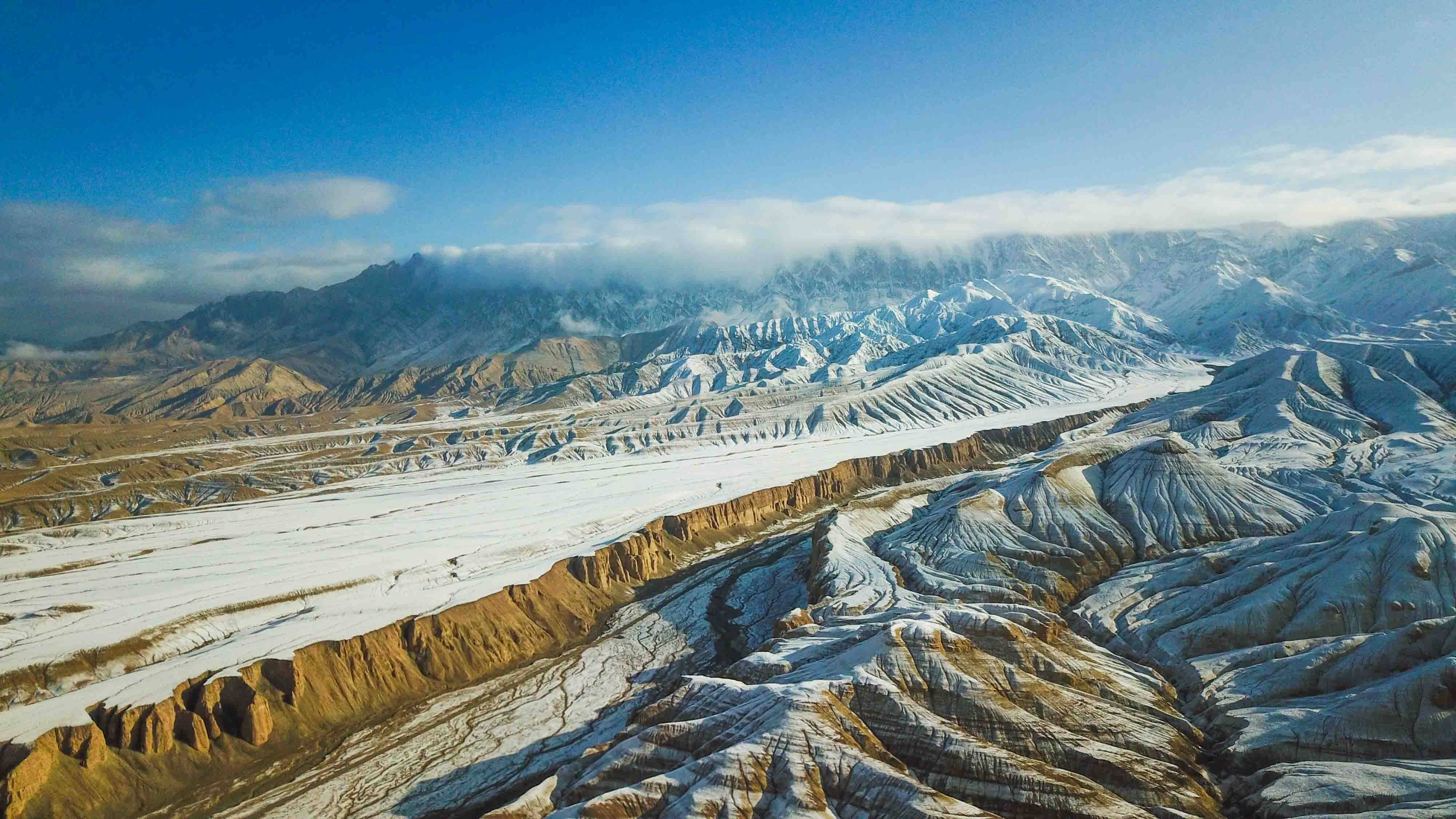 新疆帕米尔高原新晋网红公路，全程639个弯道！你敢来此开车吗？