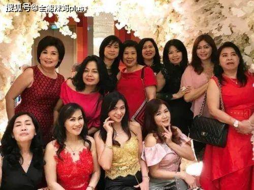 时间 “姐妹花”母女走红，同框似闺蜜惊艳时光，网友：这是同龄人吧？