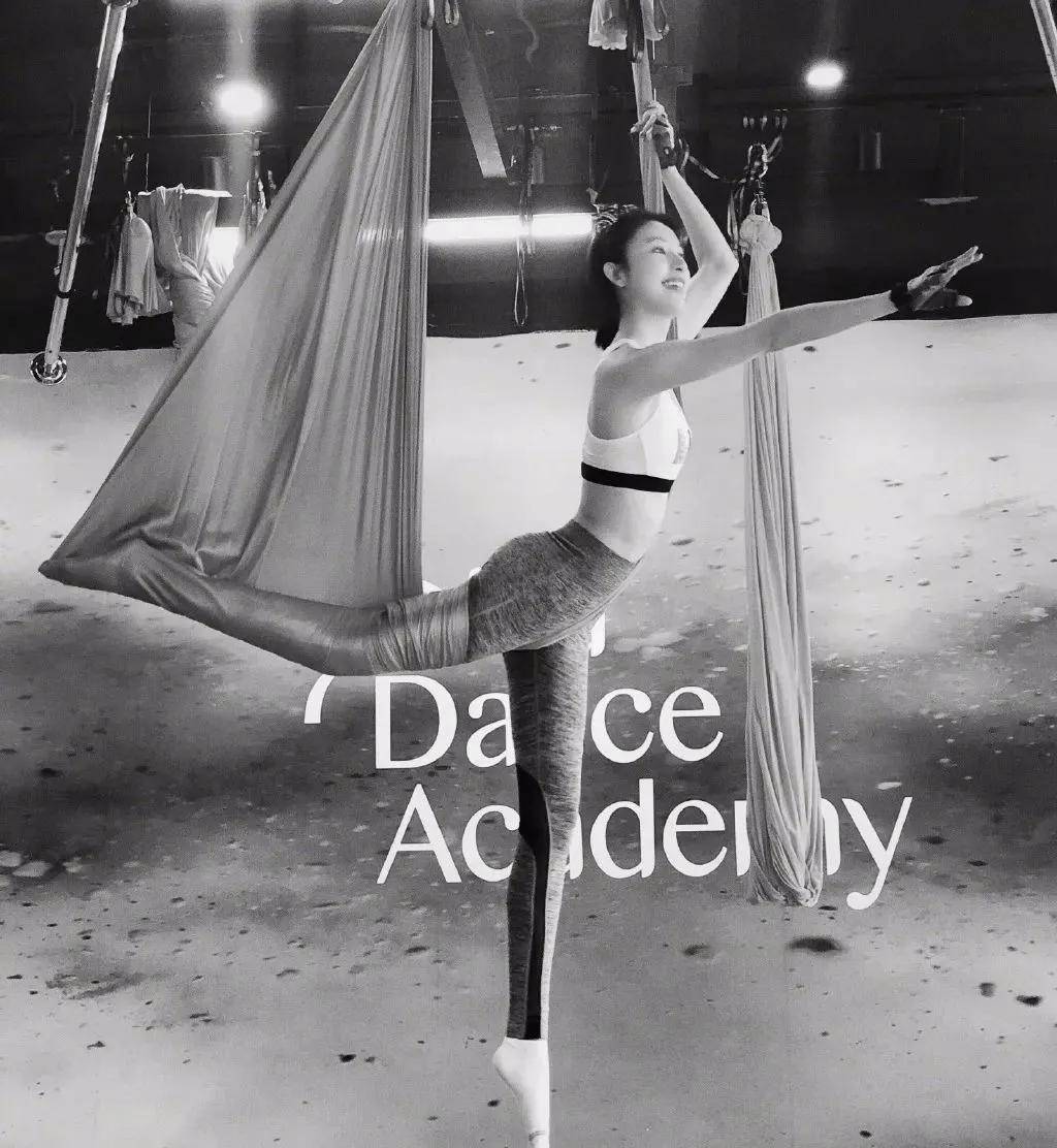 张俪|A4腰大长腿,她和刘亦菲并称“古装四美”却糊了15年:姐姐不红,天理难容!