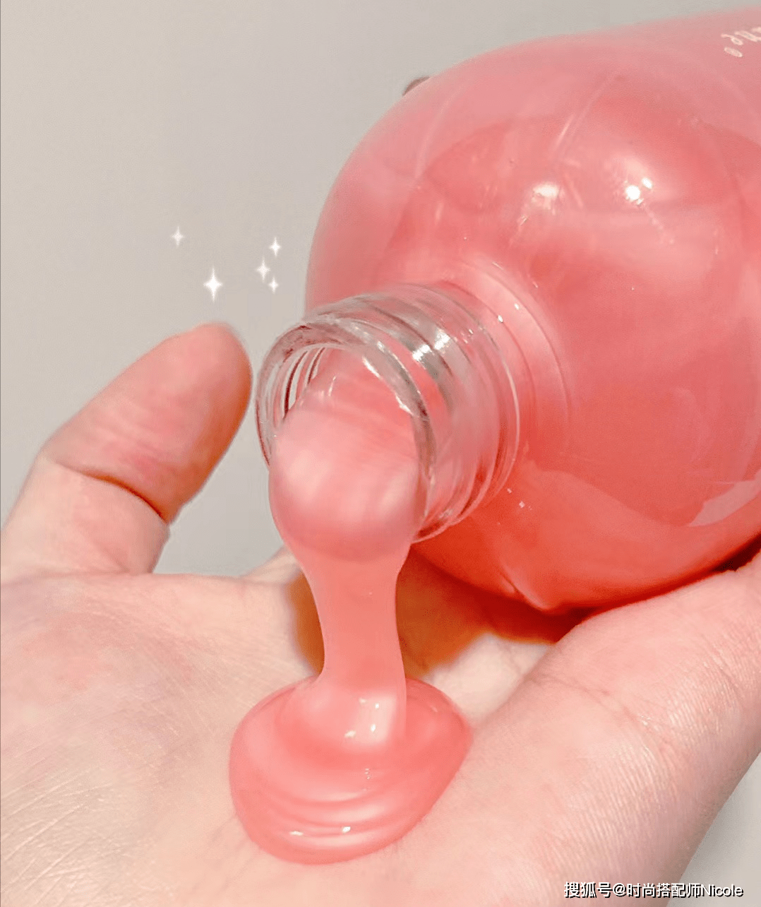 Nicole建议女人:洗头时牢记“4不要”,头发蓬松柔顺,很舒服