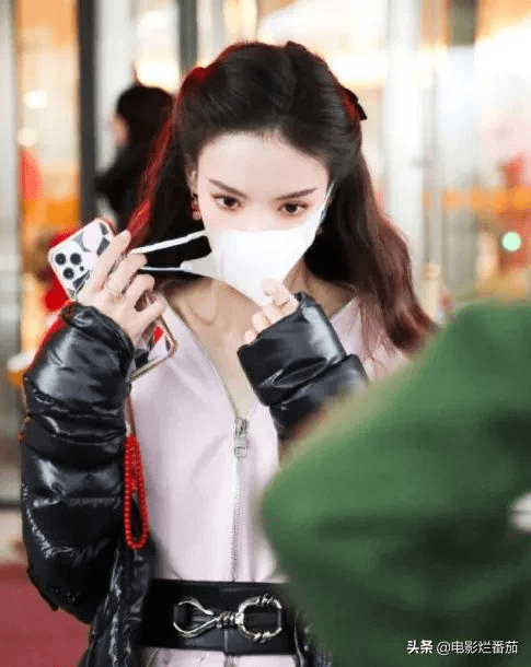 卫衣 元宵晚会彩排:金晨美目顾盼,小撒如邻家哥哥,万茜短发卫衣飒爽