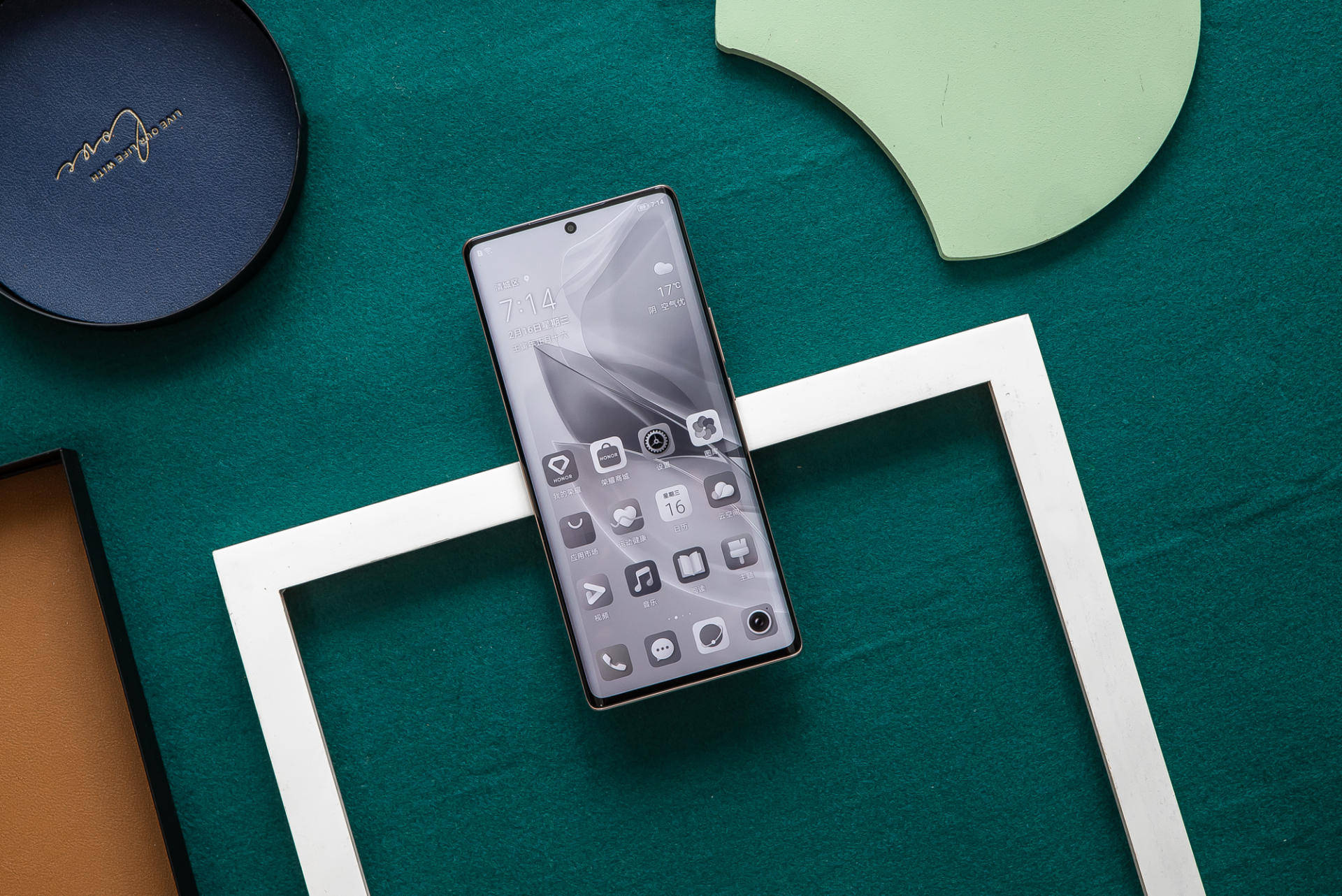 2000元的机，5000元的屏？荣耀60 SE轻体验