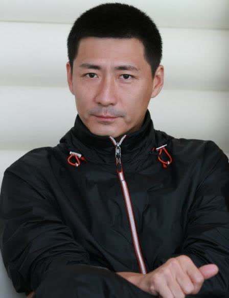 张子健:背着负心汉骂名,前妻葬礼上却和女儿抱头痛哭,这是为何_李婷