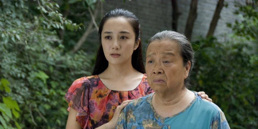 于和伟|高希希力作《天下人家》开播,于和伟领衔出演,“容嬷嬷”演配角