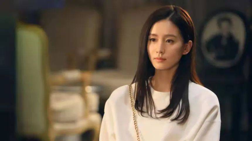 因为当淡颜女神遇上浓颜美人,谁更美?7组女星对比强烈