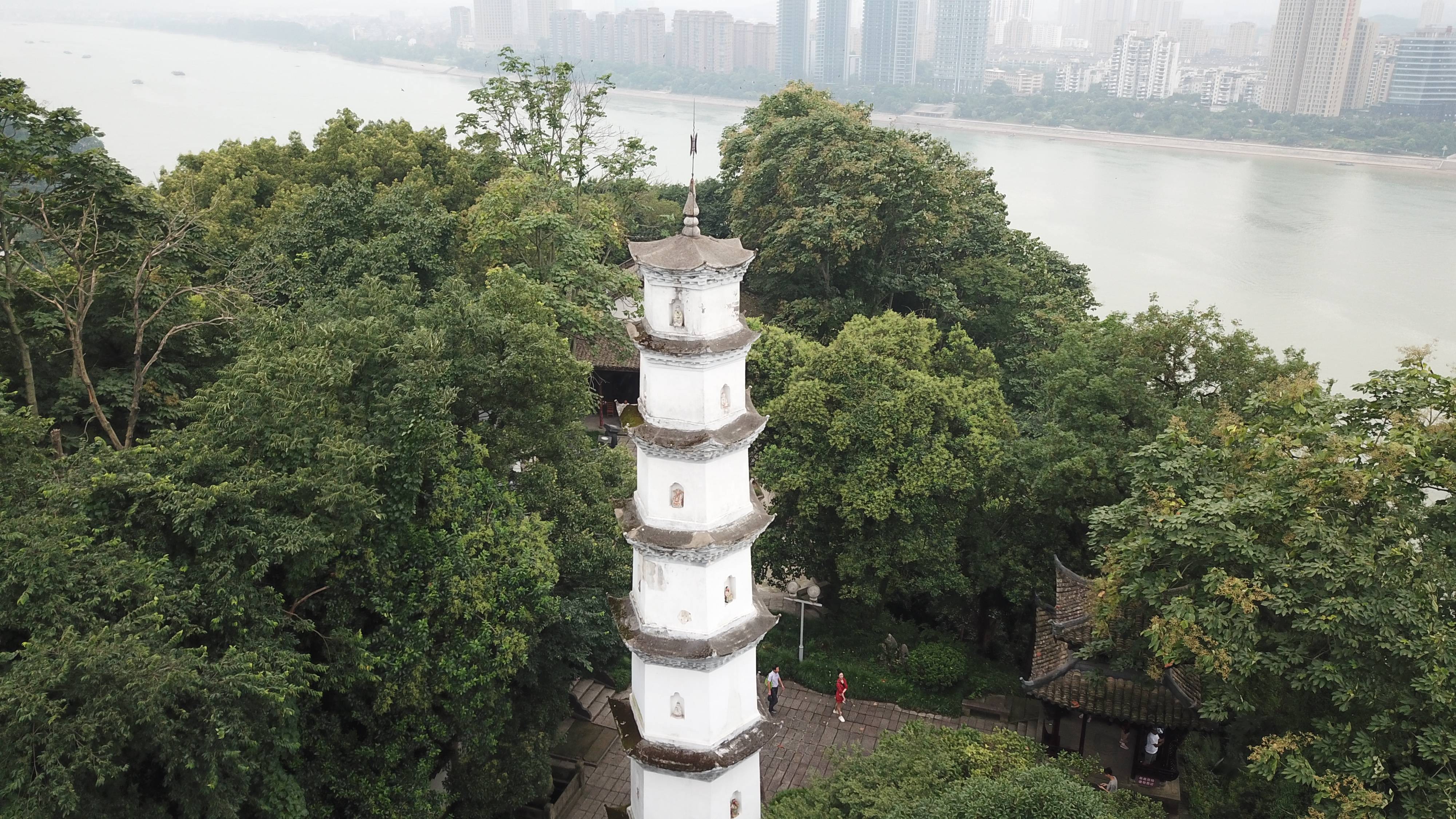 来自|中国最美县城藏在浙江，全国的快递基本上都来自这里，景色很美