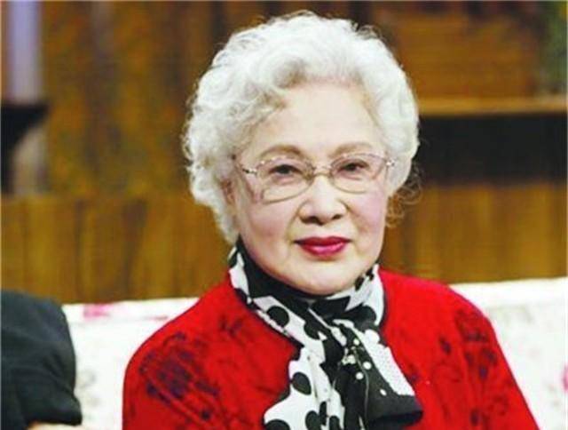 生活揭秘至今已98岁秦怡的保养之道，她一天是怎么过的，老还这么美