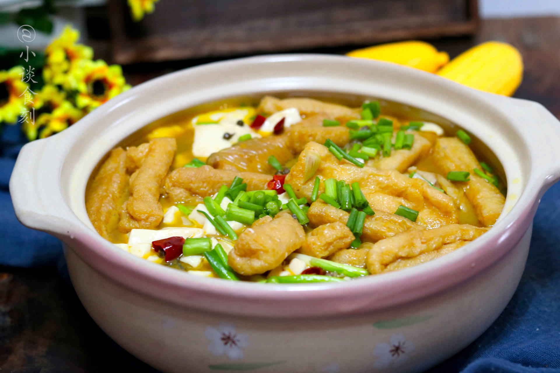 吃鱼头江西人真有一套加2豆煮一煮简直能鲜掉眉毛