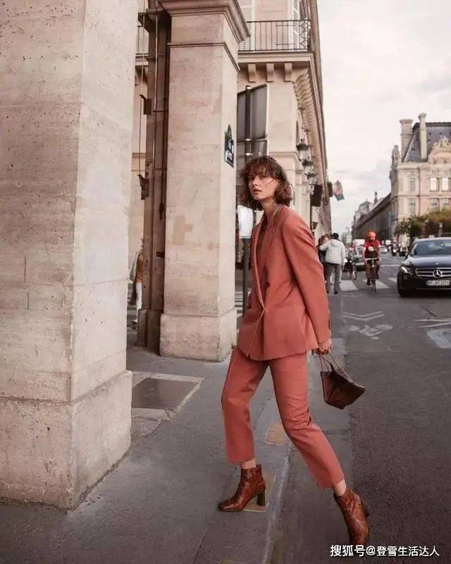 小个子 今年没有一双“奶奶靴”可惜了，配大衣气质又高级，小个子都适合