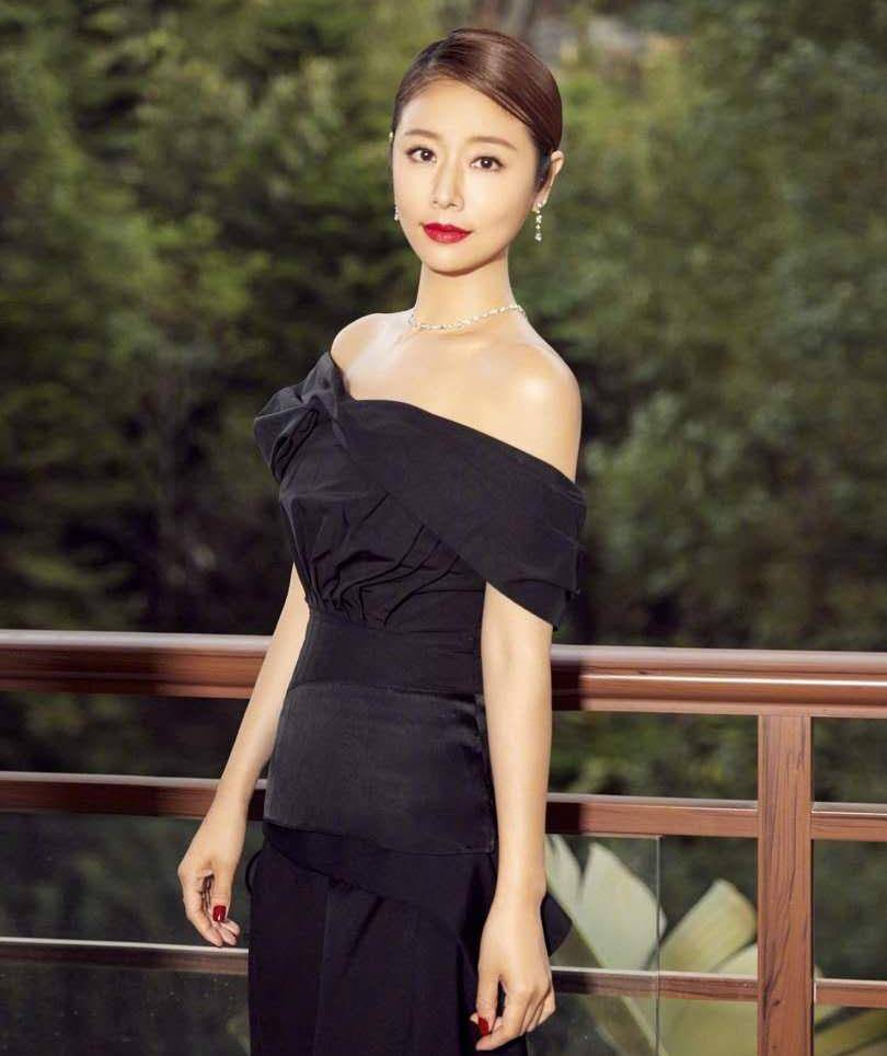 刘涛更林心如美得真天然,同框小2岁刘涛更显年轻,就连章子怡都被艳压