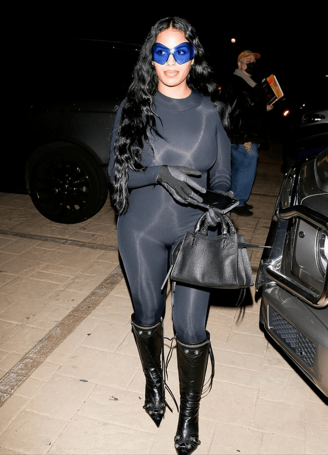 坎爷 坎爷分手后又有新欢？和24岁嫩模约会，新欢气质和身材又像金姐