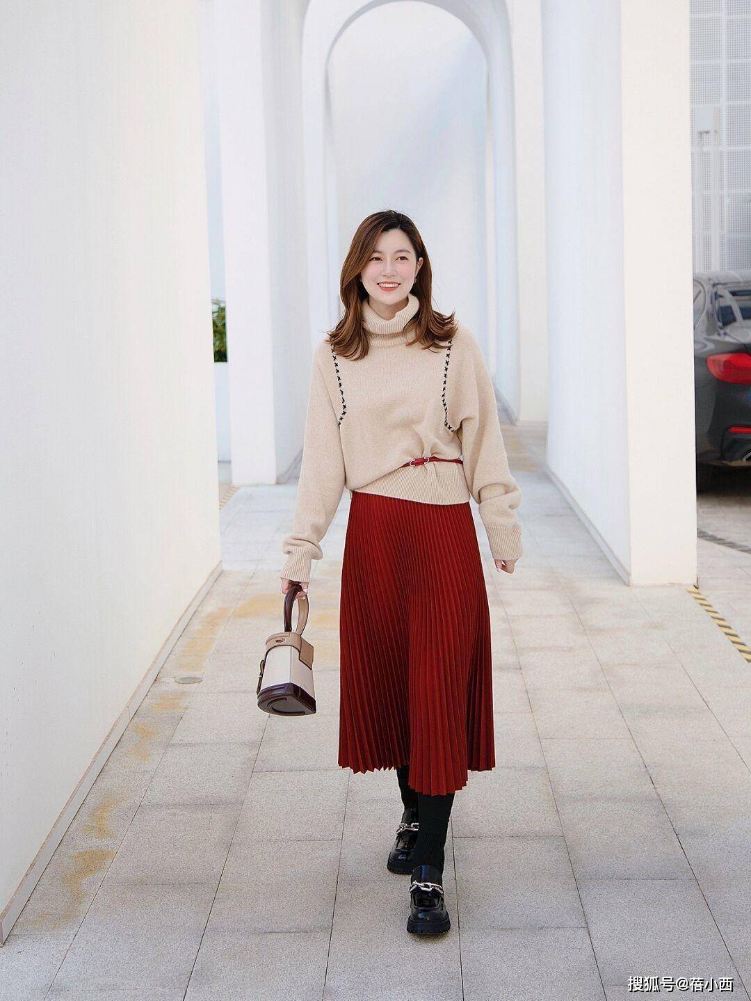 颜色 单穿“毛衣”太单调乏味?试试这些博主的穿搭技巧,造型更有亮点