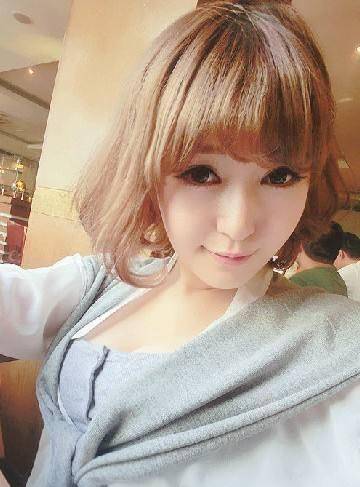 赵本山女徒弟生活照曝光,被赞"绿肥红瘦",网友:赵本山眼光真毒_冯溪