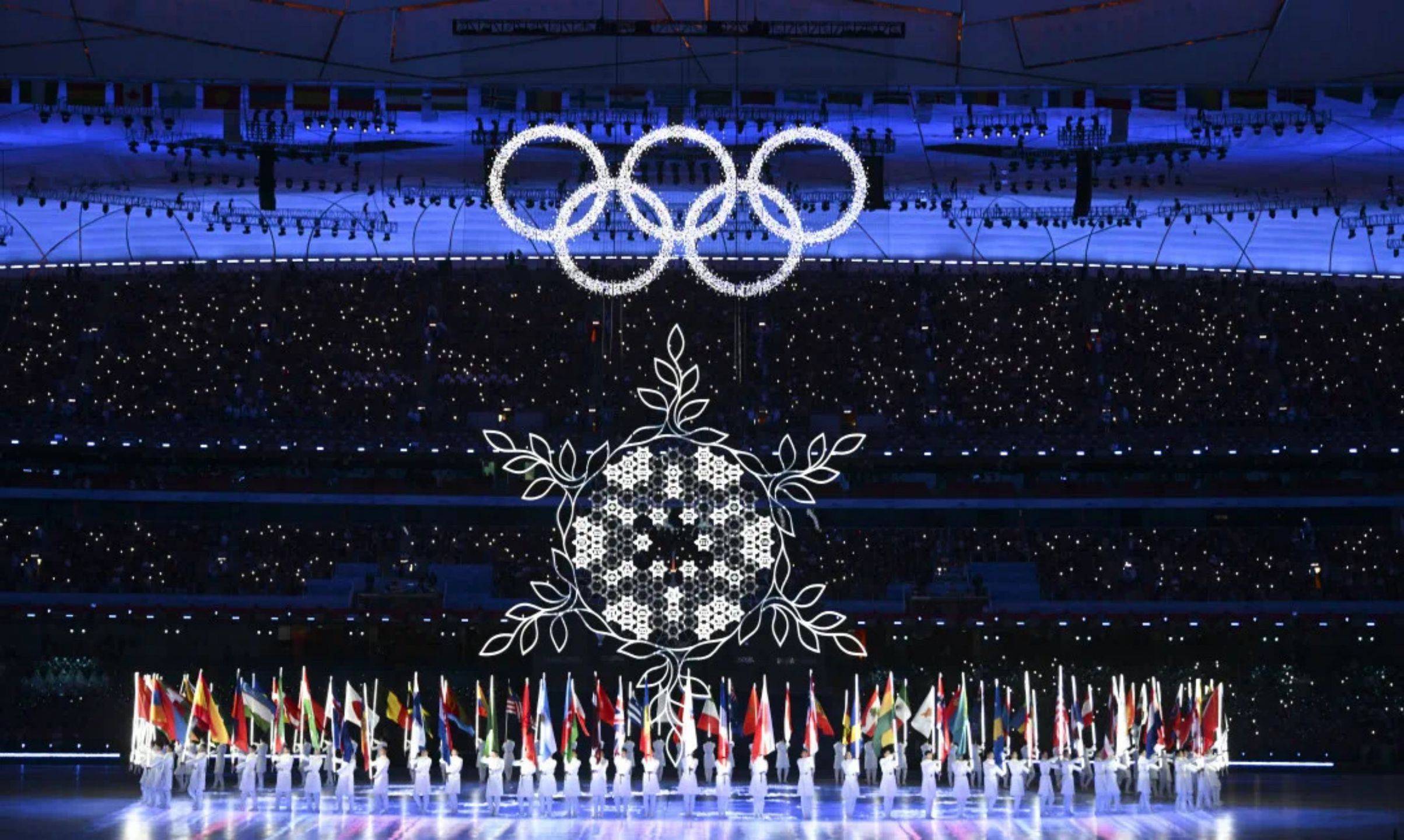《我和你》过渡为本届冬奥会主题歌《雪花》,奥林匹克主火炬也在歌声