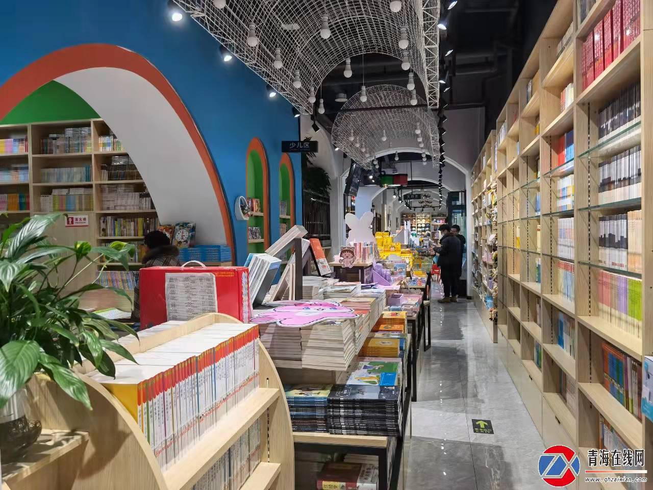 文芯中区 马玉娟 让莫家书店成为莫家沟村的 文化 招牌 总寨镇 书籍 生活
