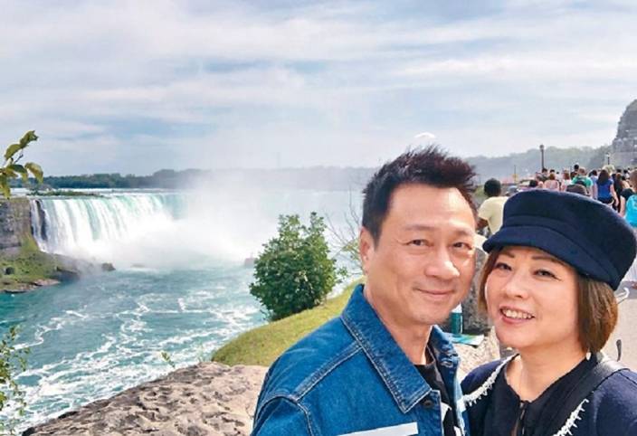 据了解,黎耀祥与梁耀莲结婚之前,曾有着一段短暂的婚姻,他与前妻可谓