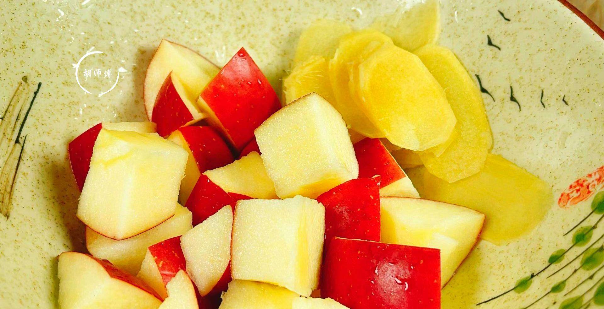 苹果加生姜煮水喝起什么作用 a94fbad76f344a7ea3ac661cdf9aac13.jpeg