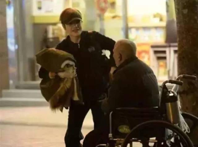 化妆品爱国艺人终于复工了！留疤又如何，她从来不是靠外表！