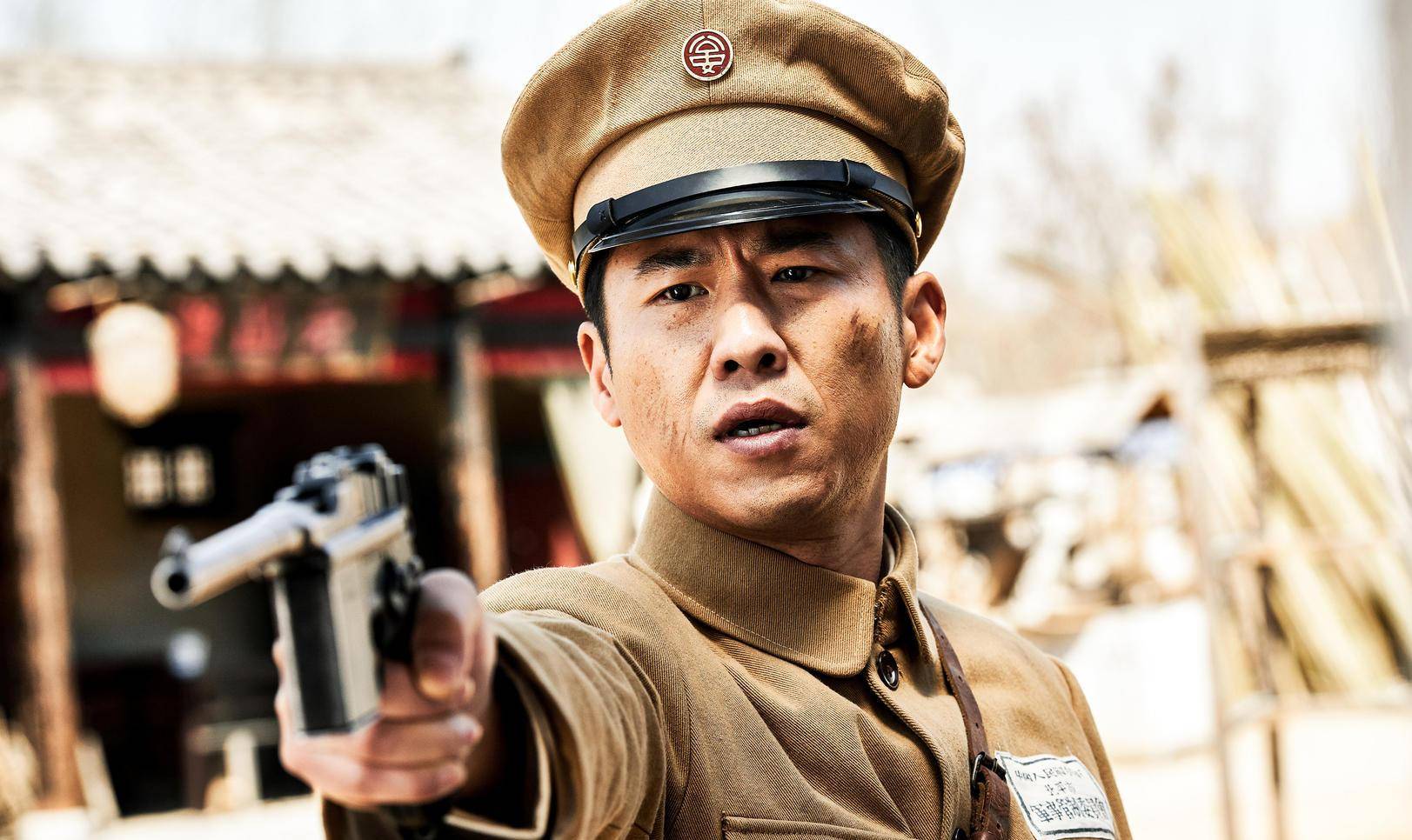 光荣|《光荣时代》配角抢镜 “双面间谍”王骁:能有戏演,我很知足