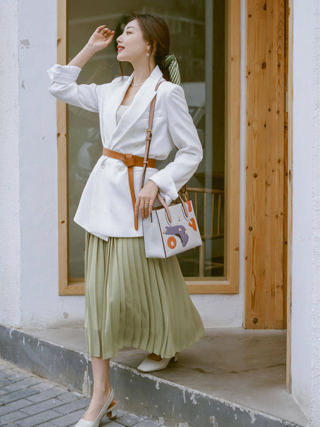 显得 黑白西装别乱穿,春天建议这样搭配,轻松打造非凡魅力