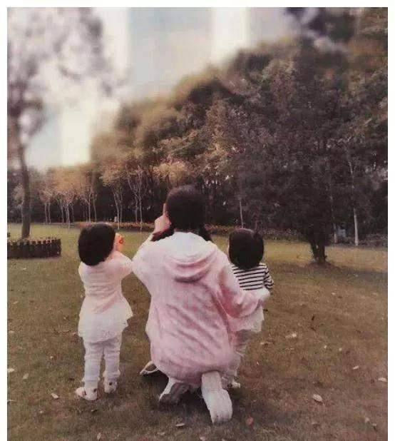 跳跳|再怀双胞胎？谢娜官宣二胎喜讯，晒出两只剪纸小牛，深藏寓意