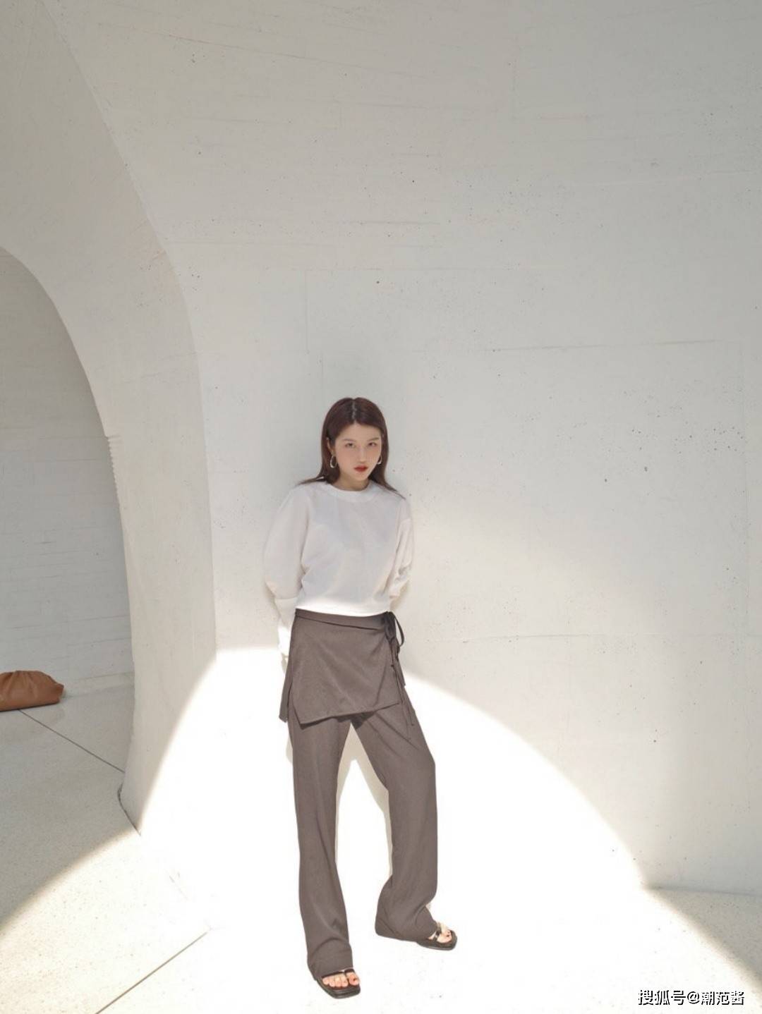 对比 挑战不重样搭配,这个春天也要做精致女孩,尝试高级叠穿搭配