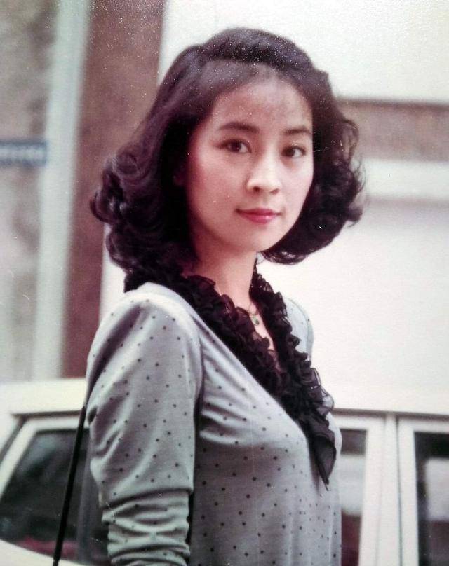 一代美人林凤娇 最大幸运是嫁给成龙 最大不幸也是嫁给成龙 异国他乡 风流 明星 太阳信息网