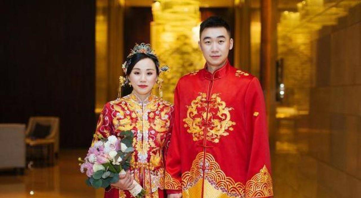 名将赵云蕾拿到博士学位历史第一人,嫁小3岁帅气老公幸福如花!