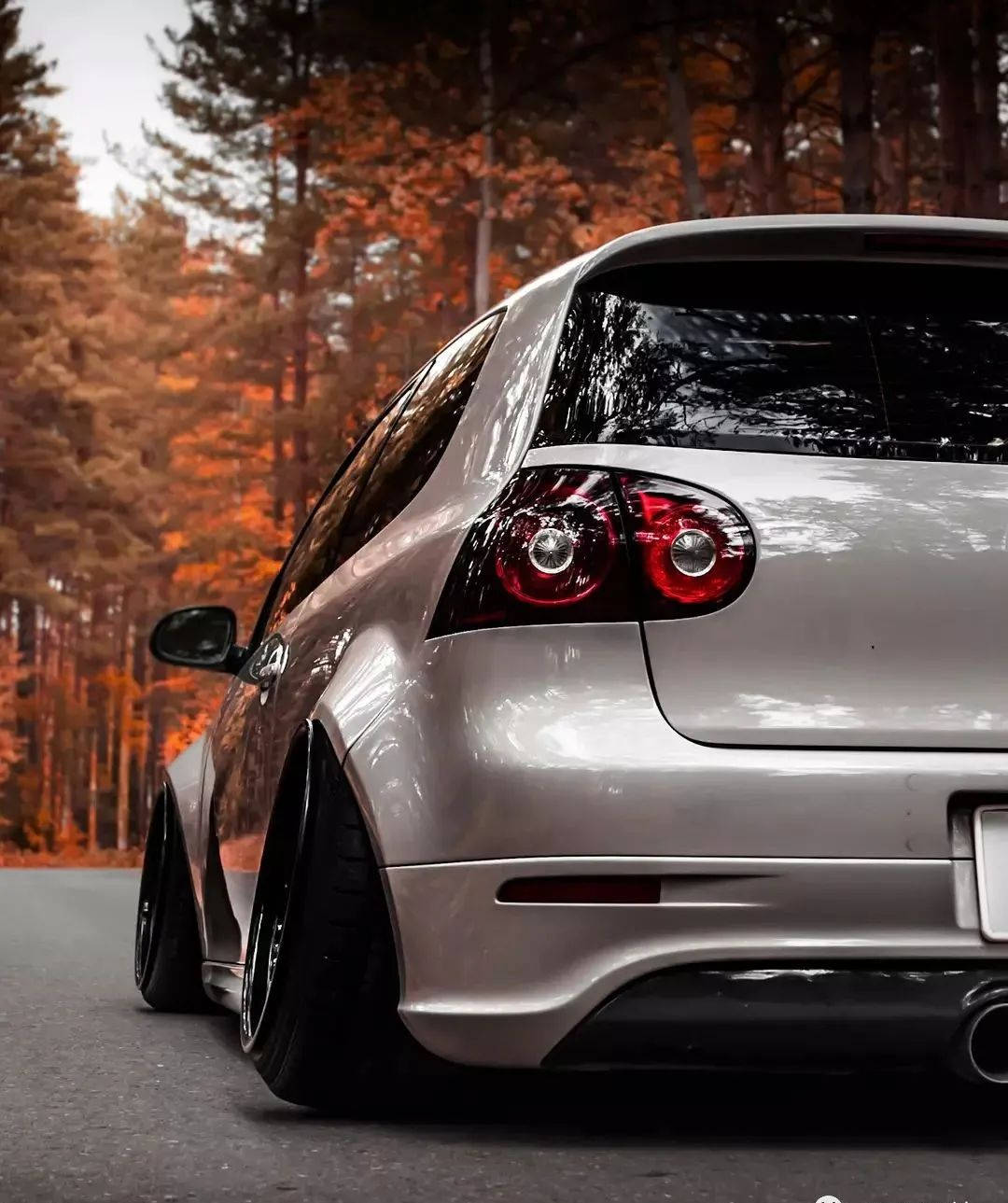 圆润钢炮高尔夫5gti宽体低趴改装