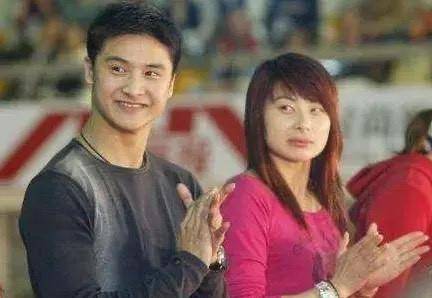 如今 田亮一家四口过得相当和谐幸福 婆媳关系也越来越好了 叶一茜 田母 郭晶晶