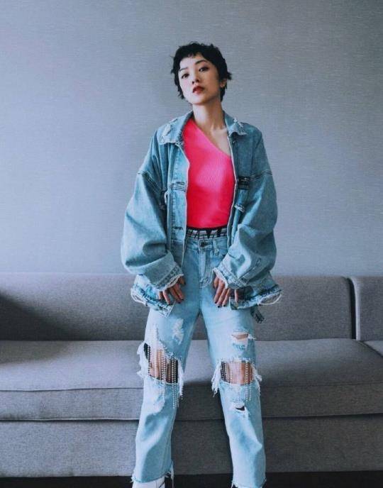 黑色 小个子女生，日常应该怎么穿？学会郭采洁的穿搭法则就够了