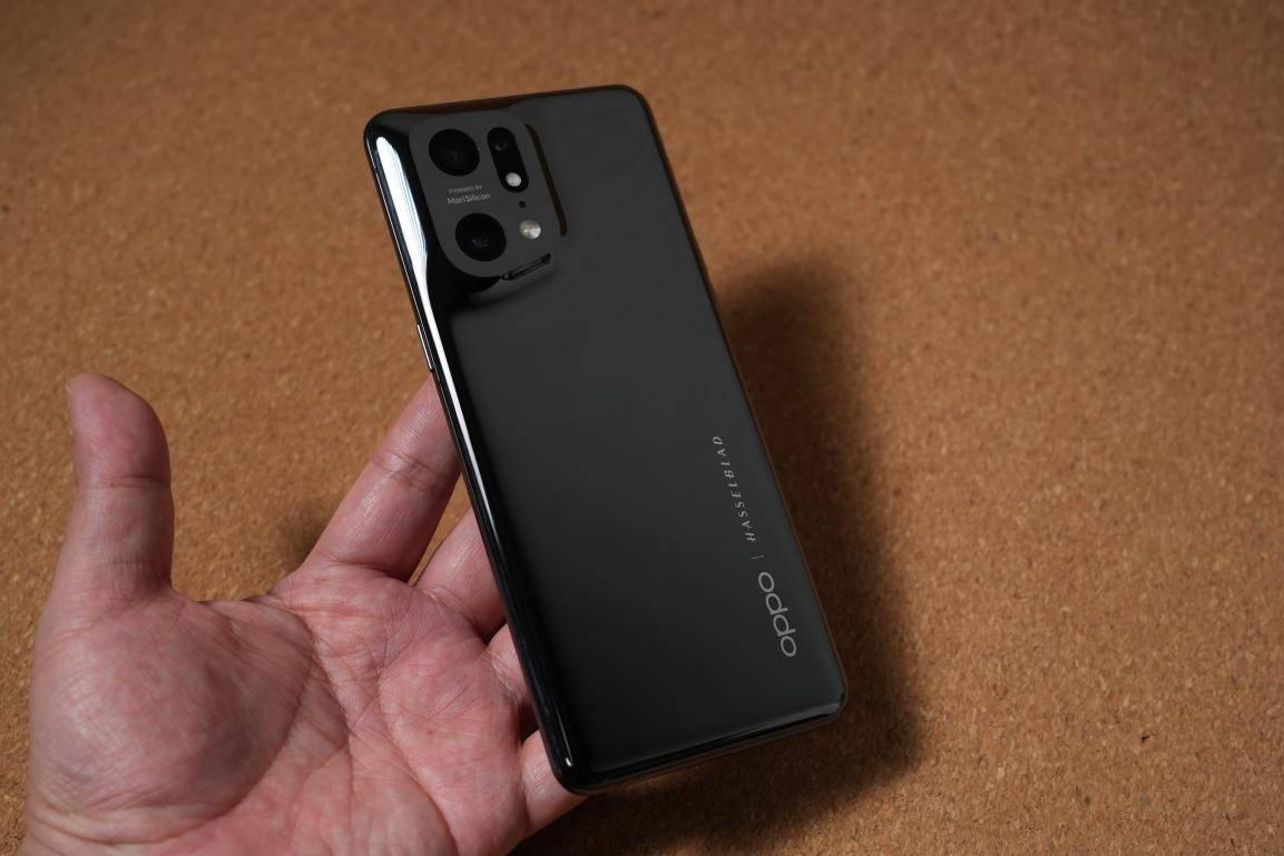 该机|OPPO Find X5 Pro评测：跟一加10 Pro有什么不同？