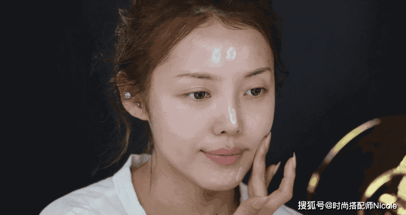 步骤女生不管出门多赶，尽量化淡妆，教你这4个步骤，简单又漂亮