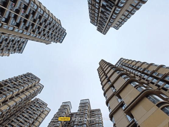 动态|realme 9 Pro+ 带有惊人相机的变色手机