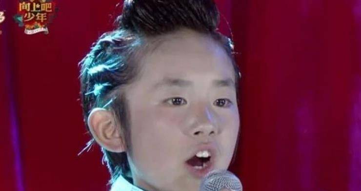 易烊千玺爸爸简介 361f2f44b45a439f9ade660dd6de106e.jpeg