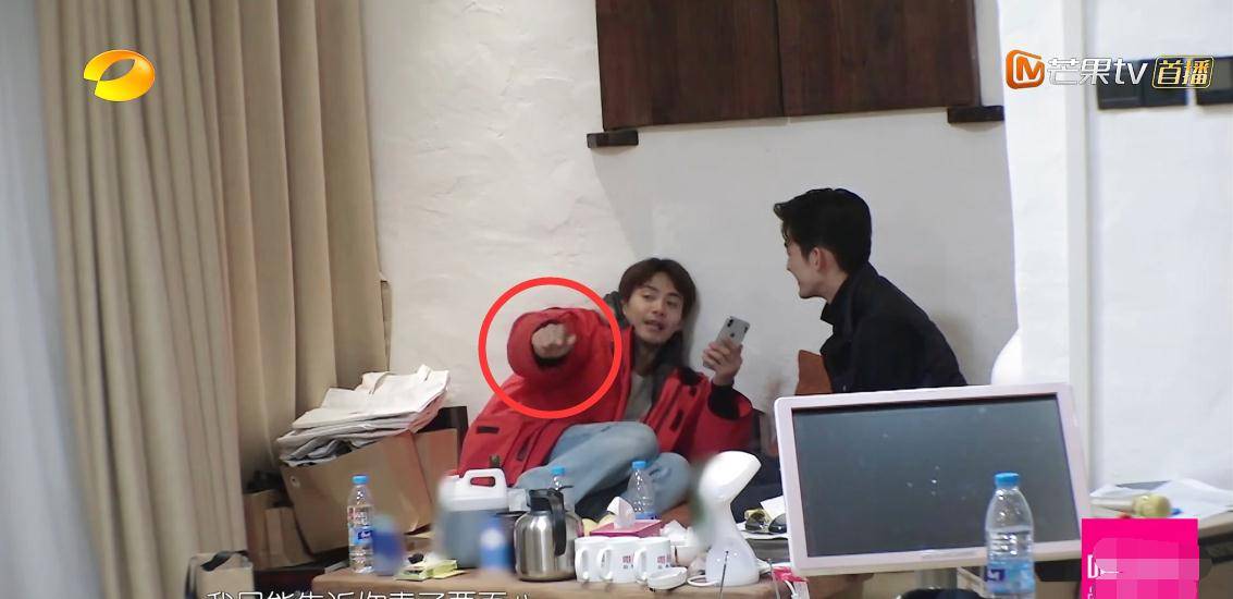 兰迪|《客栈》马天宇说话没分寸，李兰迪躲着偷偷抹泪，咖位小太过敏感