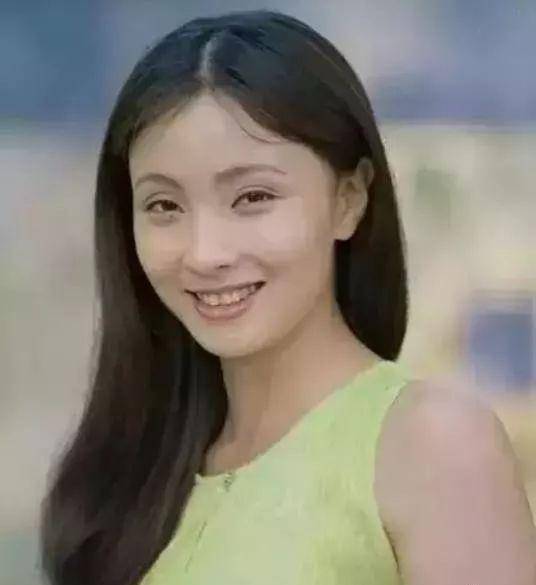 眉骨47岁陶虹靠生图美上热搜，深眼窝的人是如何做到这么少女？